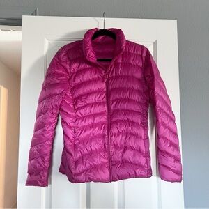 Uniqlo Ultra Lightweight Down Vibrant Hot Pink Puffer Jacket size Medium M